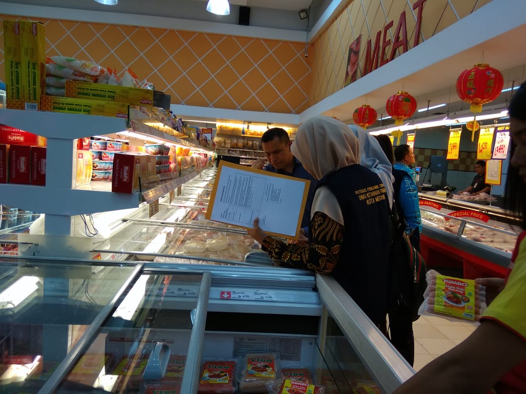   Jelang Imlek, DKP Kota Medan Awasi Makanan dan Stok Di Sejumlah Supermarket 